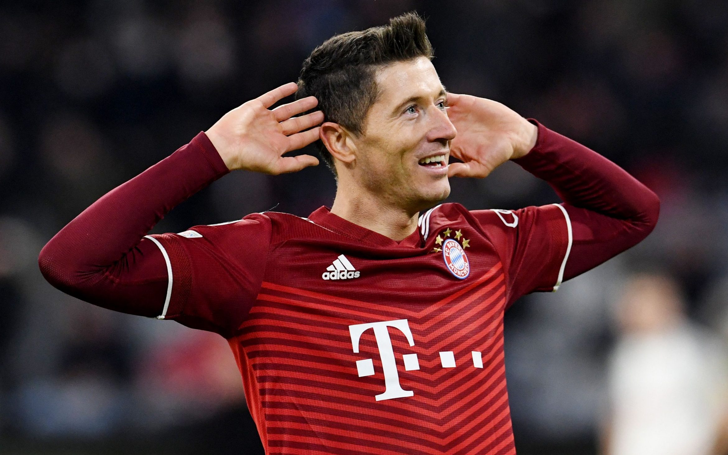 Robert Lewandowski hopes to seal Barcelona move following £34m bid